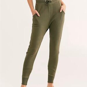 Spell maverick trackies